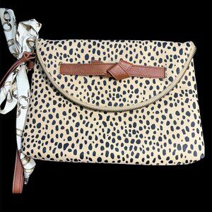 LEOPARD OVERSIZED CLUTCH WRISTLET